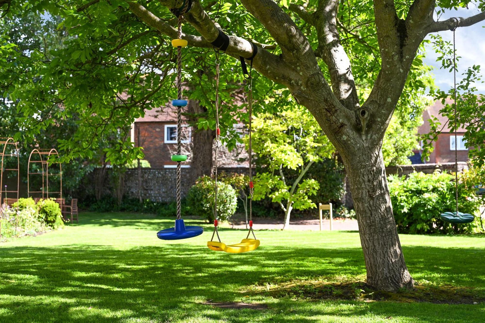 Walnut Tree House Villa Rustington Eksteriør billede